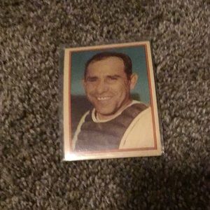 Yogi berra baseball card collectable